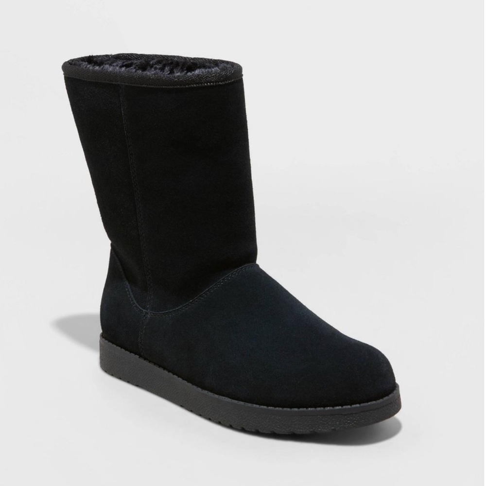 UNIVERSAL THREAD - Women’s Soph Shearling Style Boots.